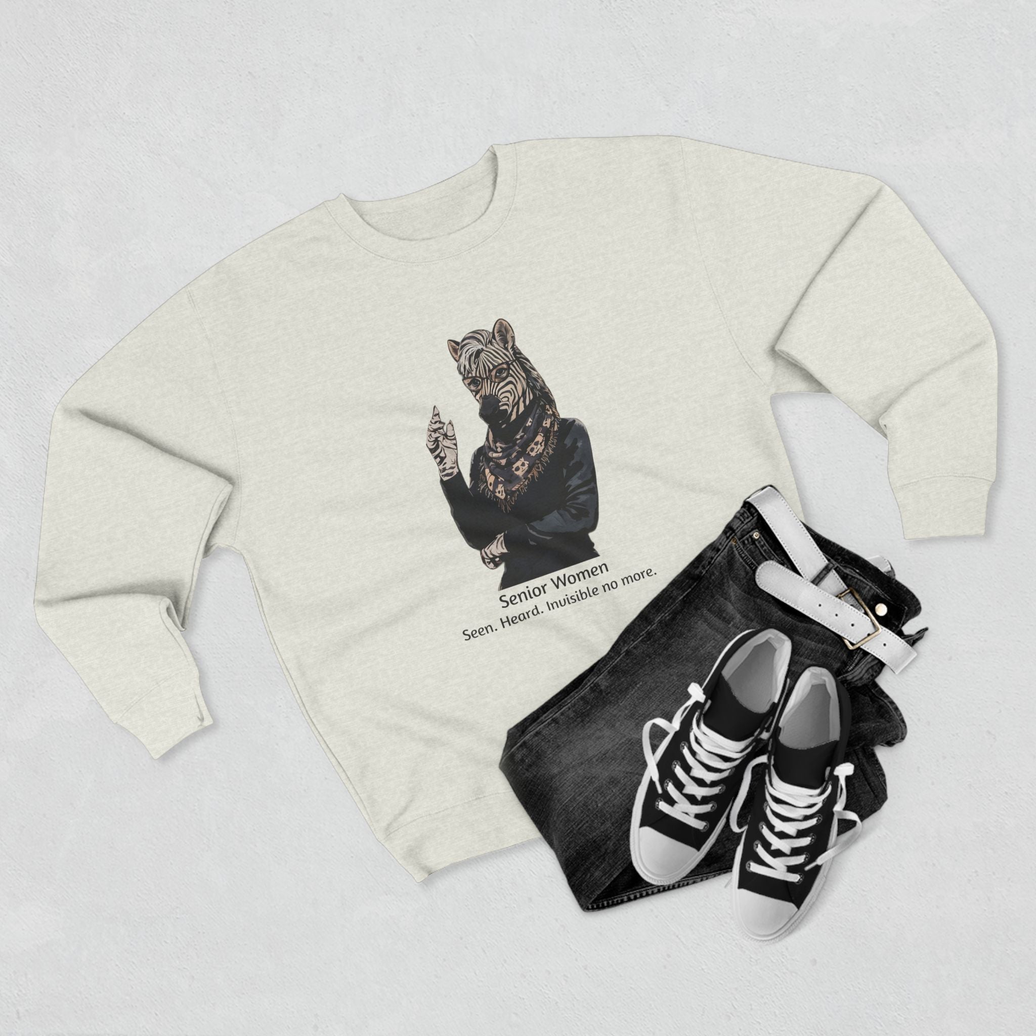 Sweat-shirt ras du cou Invisible No More — Pull imprimé « Femme senior »